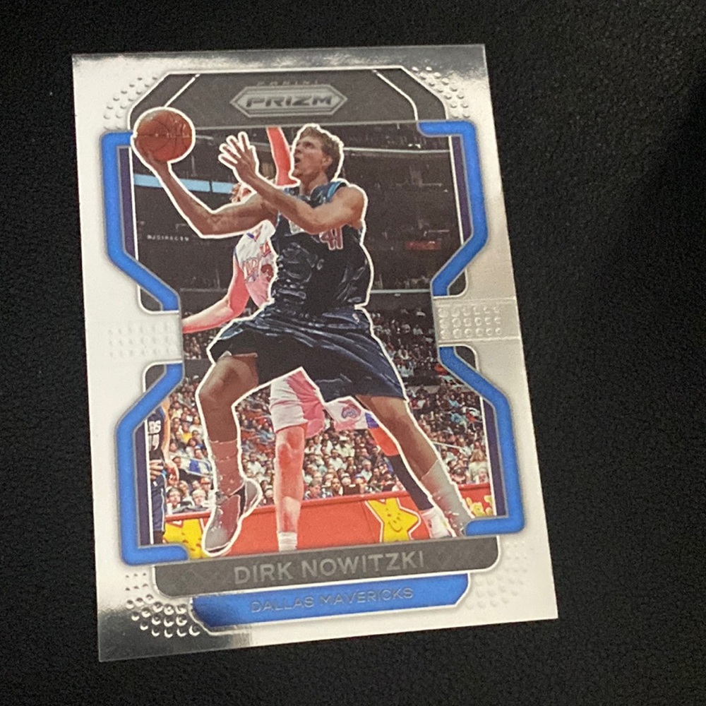 Dirk Nowitzki- 2021-22 panini Prizm basketball #289